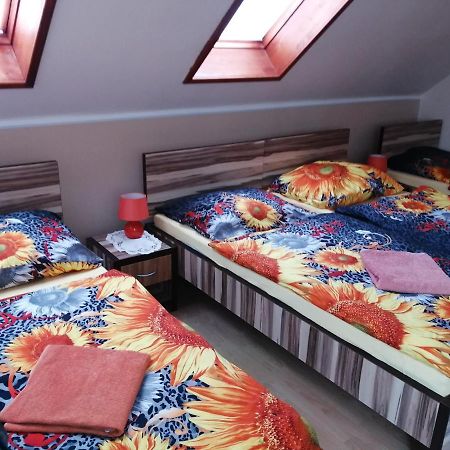 Ubytovanie Emily Dunajská Streda Buitenkant foto