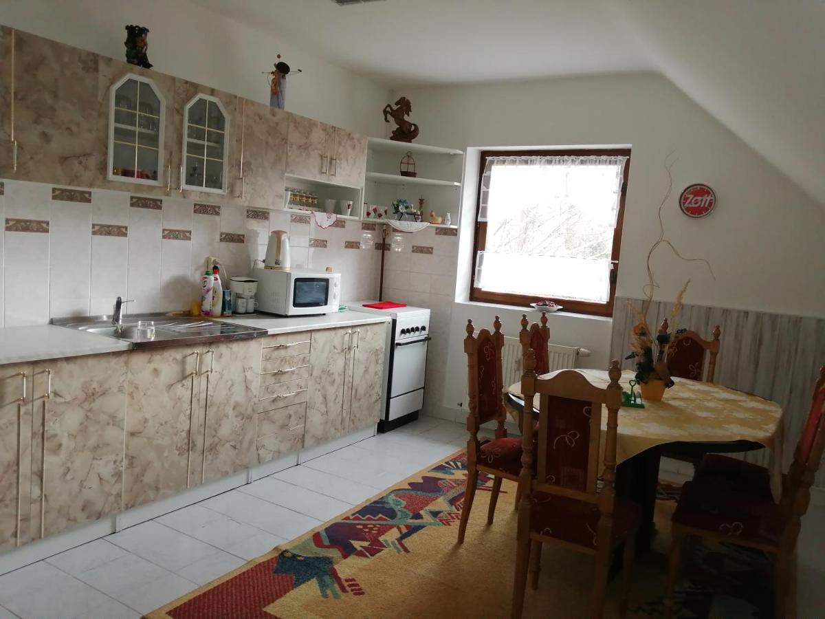 Ubytovanie Emily Dunajská Streda Buitenkant foto