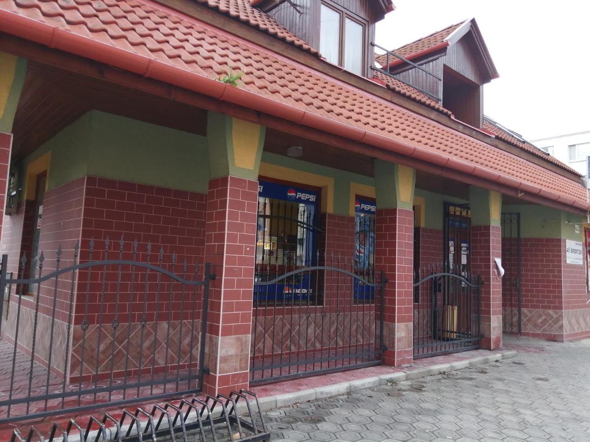 Ubytovanie Emily Dunajská Streda Buitenkant foto
